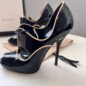 Gucci Patent Leather Black Heels size 39